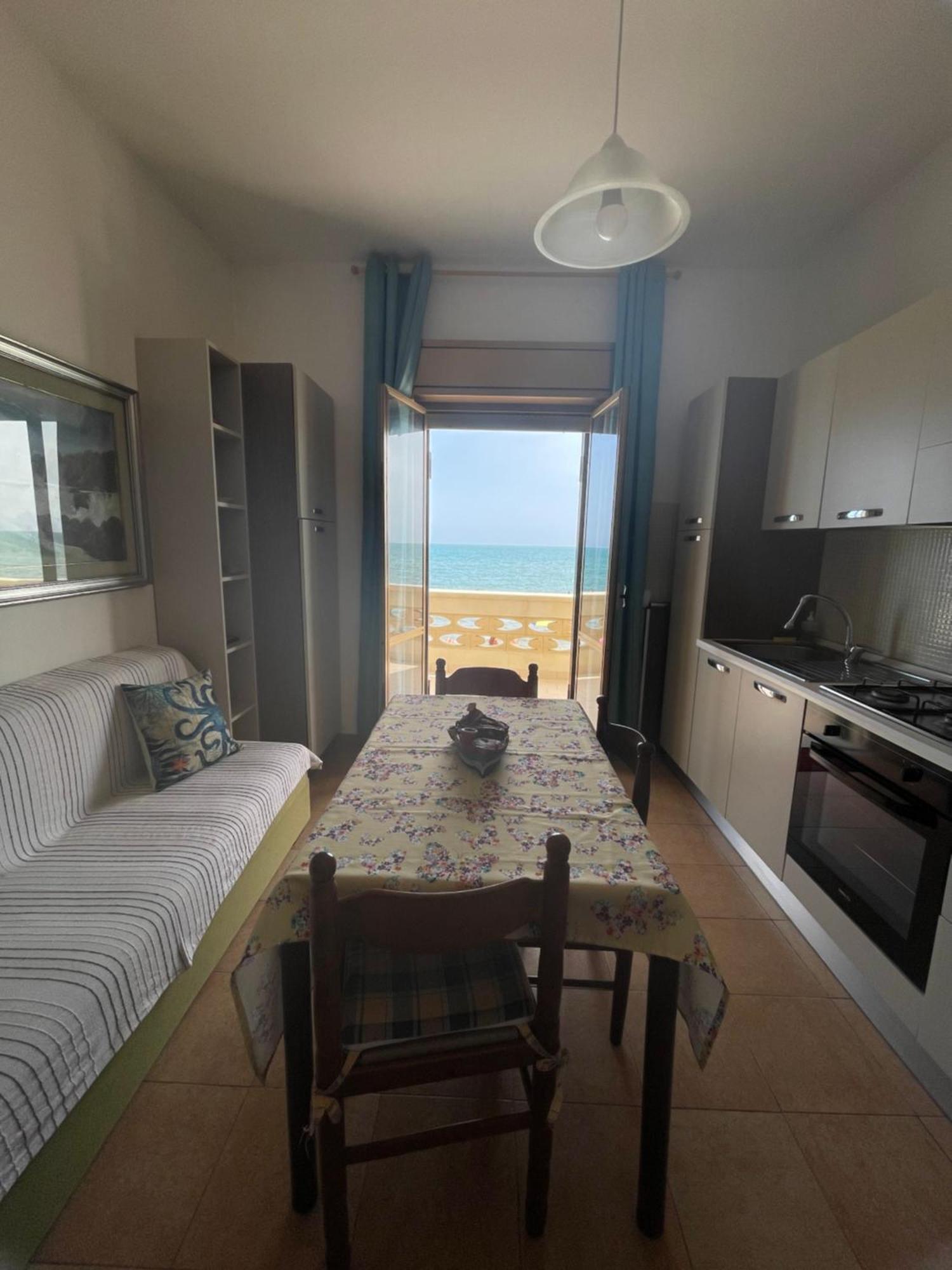 Paradiso Fronte Mare Villa Agnone Bagni Bagian luar foto