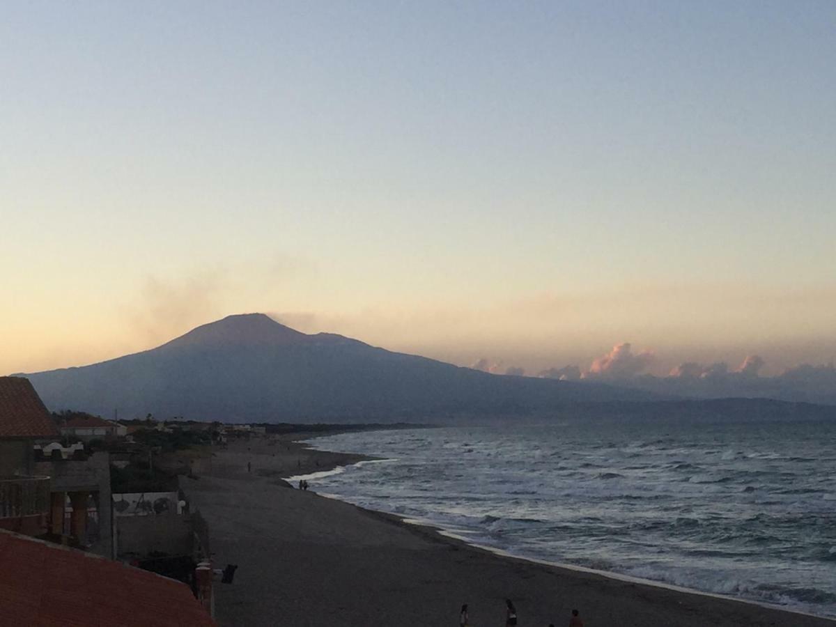 Paradiso Fronte Mare Villa Agnone Bagni Bagian luar foto